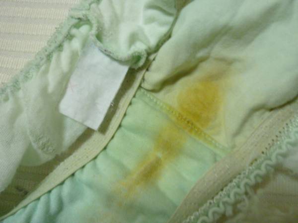 めちゃくちゃ使用感たっぷりな汚パンツ画像！閲覧注意ですｗ